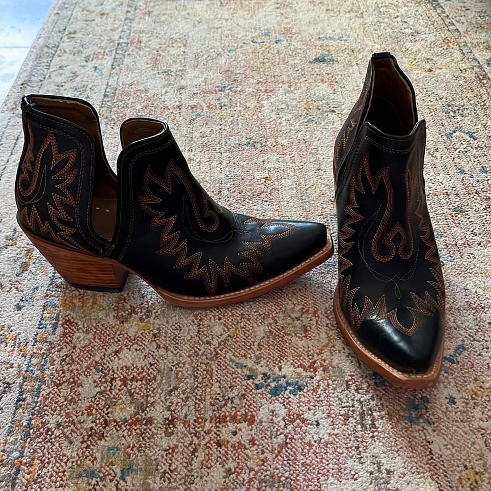 Ariat Dixon Western Boot in Black